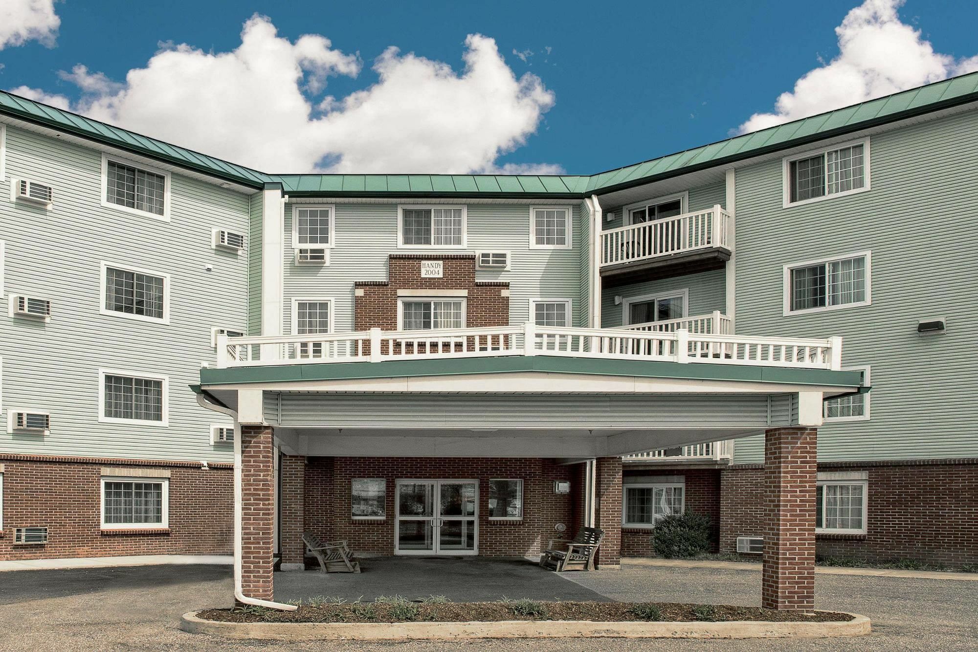 Baymont By Wyndham Essex Burlington Area Hotel Eksteriør billede